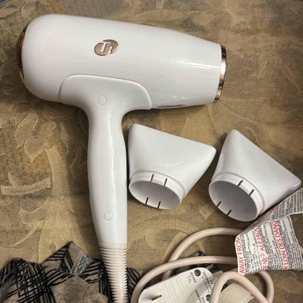 T3 Blow Dryer